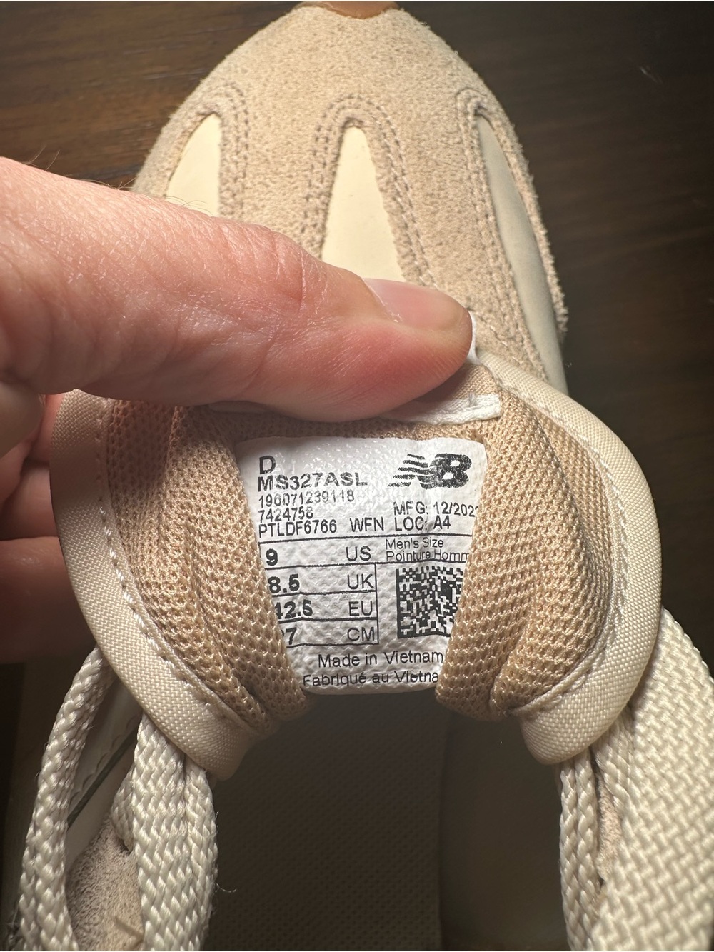 Men's 9 New Balance 327 sneakers in the Linen/Angora - Picture 10 of 10